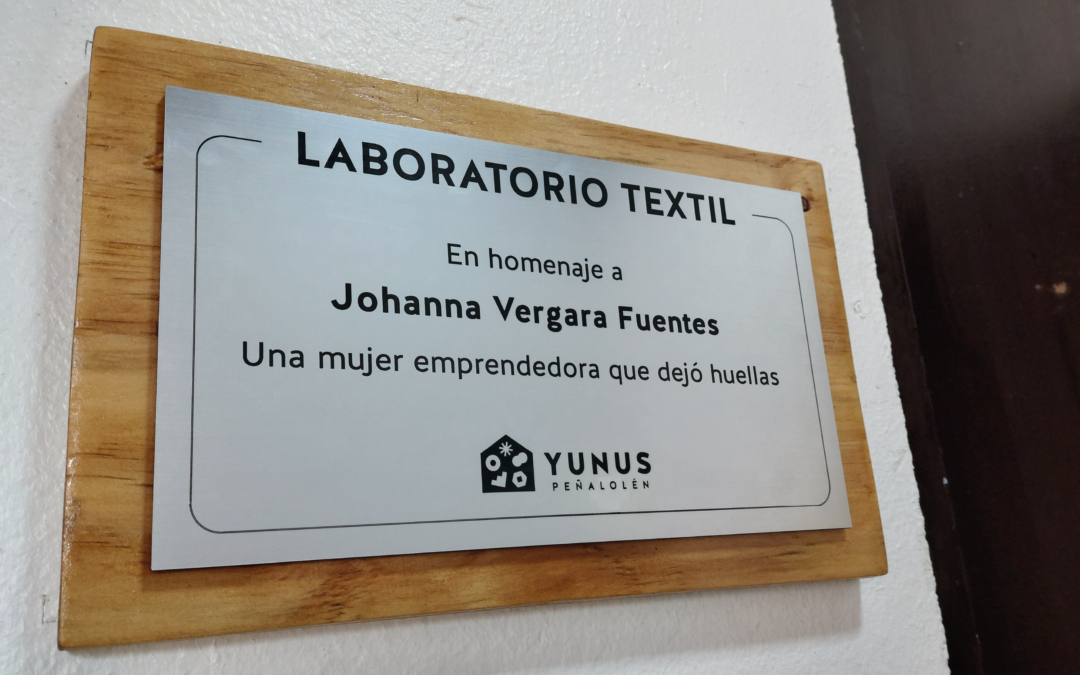 Corporación Yunus realiza homenaje a Johanna Vergara, confeccionista peñalolina