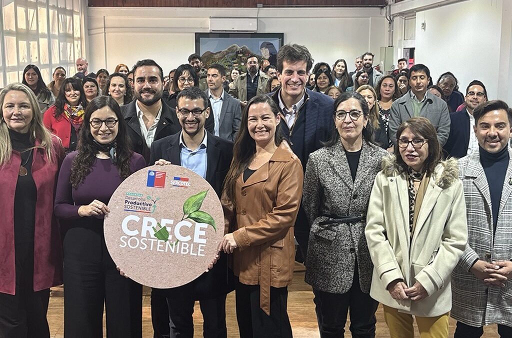 Corporación Yunus fue sede del lanzamiento del programa Crece Sostenible 2025